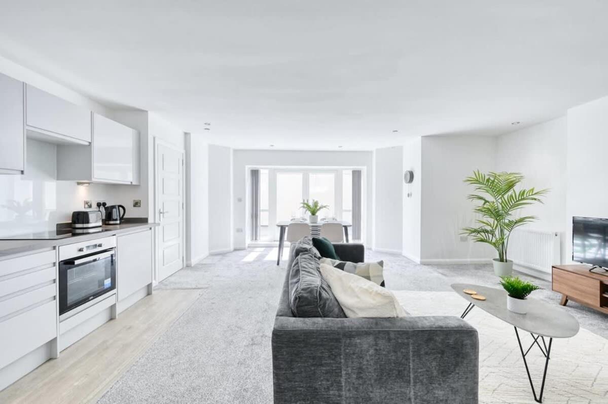 Modern 2 Bedroom Apartment In Preston Preston  Exterior foto