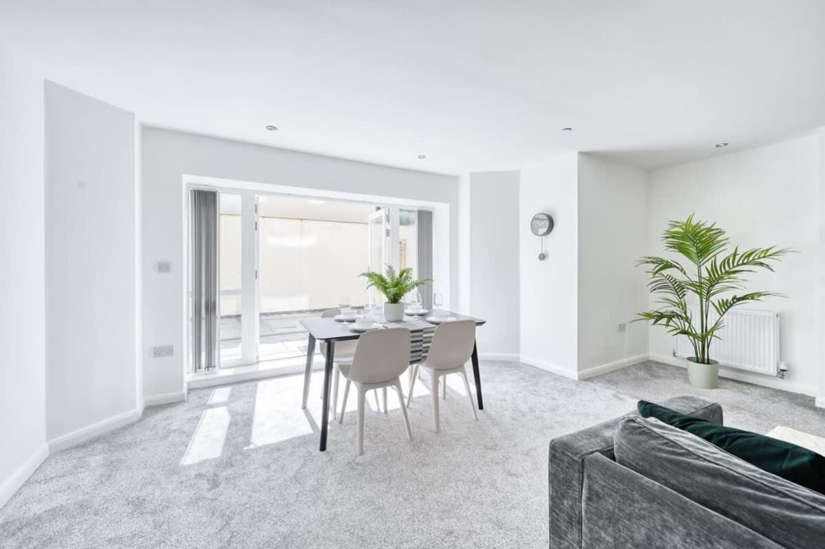 Modern 2 Bedroom Apartment In Preston Preston  Exterior foto