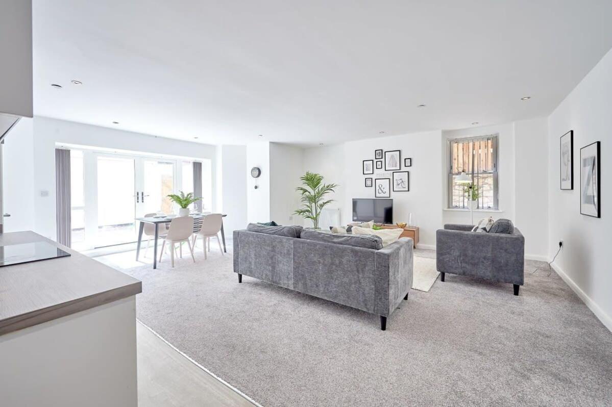 Modern 2 Bedroom Apartment In Preston Preston  Exterior foto